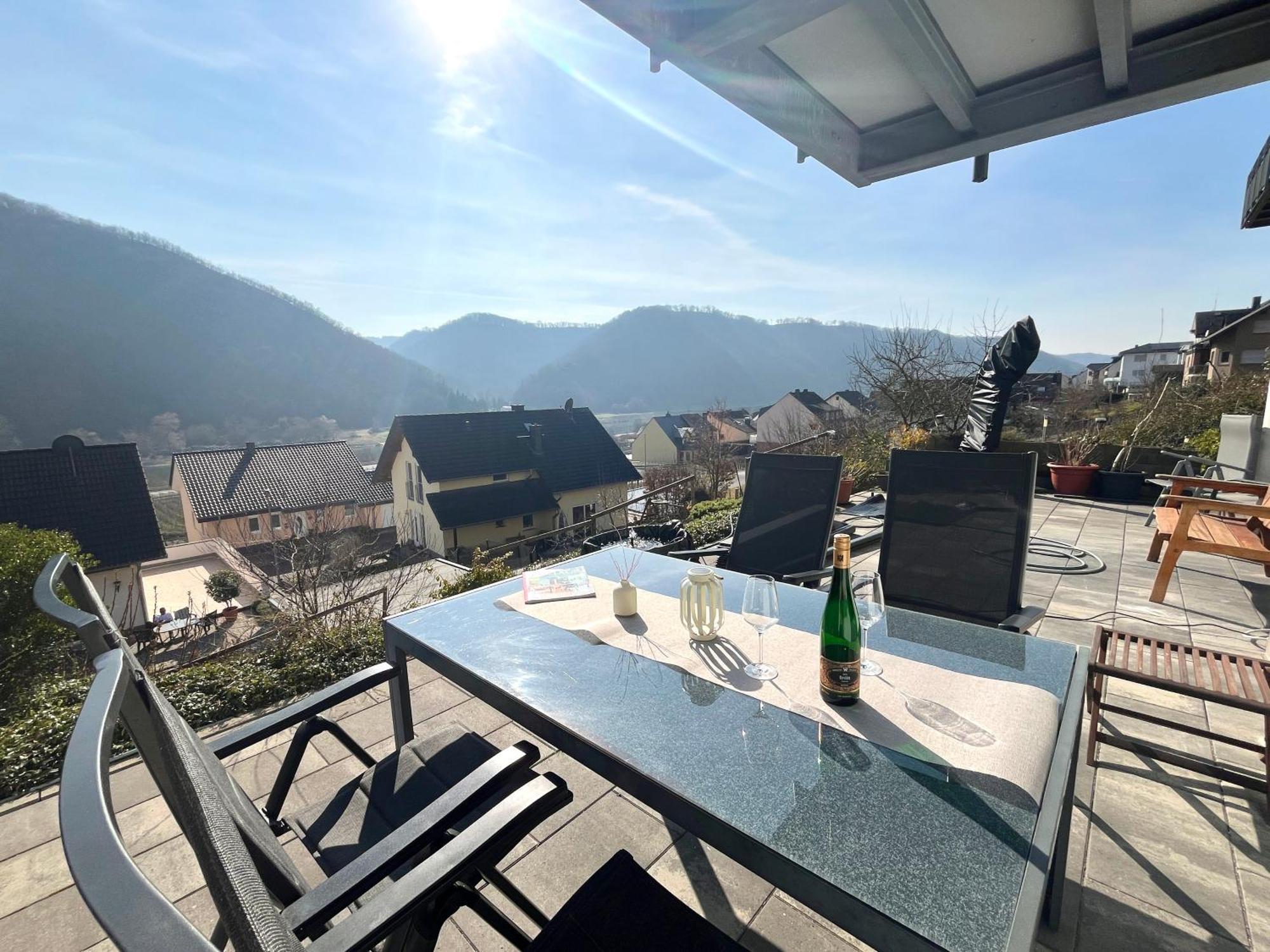 Ferienwohnung Sonnenterrasse, 1-4 Personen, 2 Schlafzimmer, Grosse Terrasse Müden エクステリア 写真