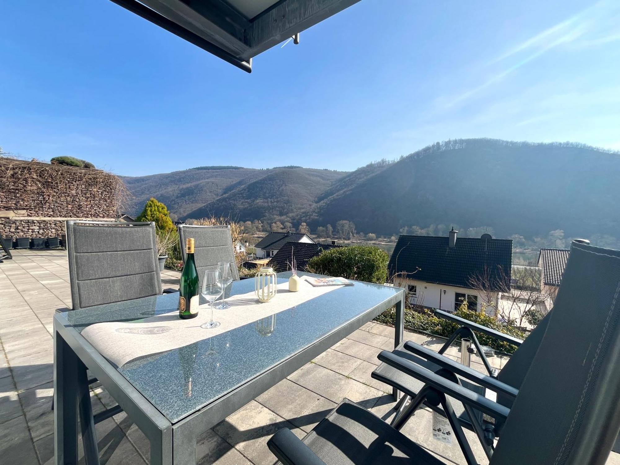 Ferienwohnung Sonnenterrasse, 1-4 Personen, 2 Schlafzimmer, Grosse Terrasse Müden エクステリア 写真