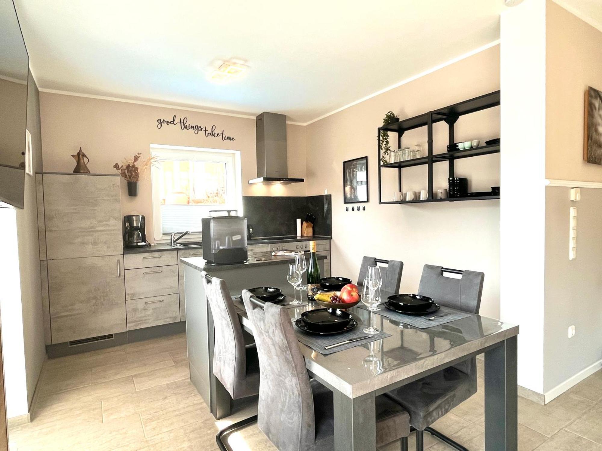 Ferienwohnung Sonnenterrasse, 1-4 Personen, 2 Schlafzimmer, Grosse Terrasse Müden エクステリア 写真